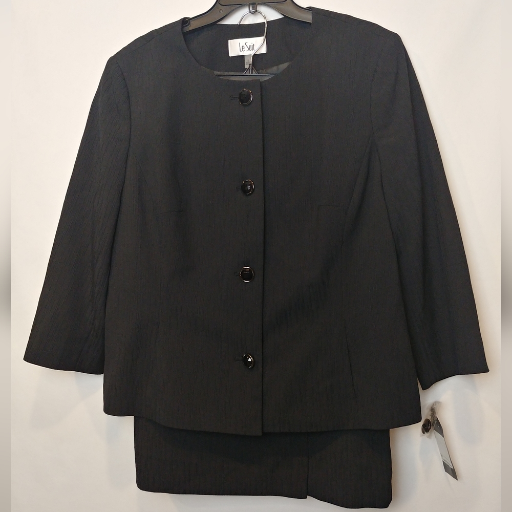 Le Suit Crepe Two Piece Suit